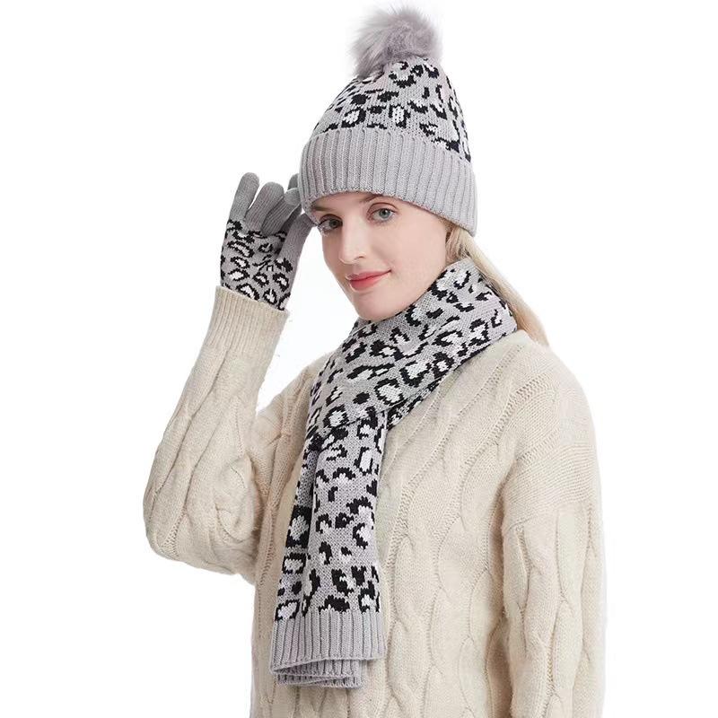 Women's Winter Keep Warm Set Fleece Lining Beanie Telefingers Gloves Thicken Scarf Knitted Muffler Hat Leopard Neckerchief