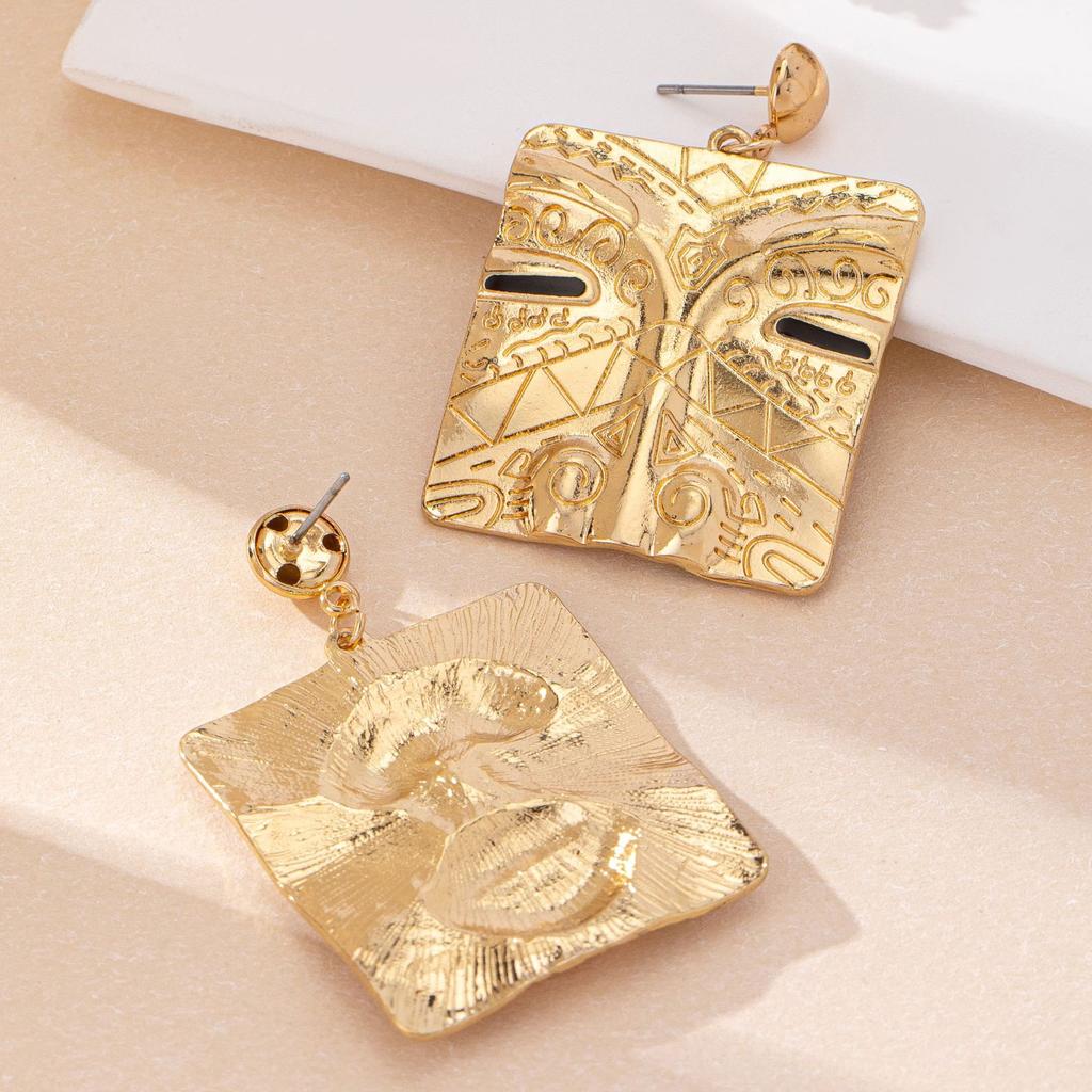 Геометрическая скульптура лица Искусство Индивидуальность Асимметричные серьги Темперамент Продвинутый смысл Выражение лица Серьги-гвоздики