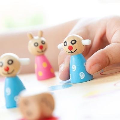 Игра с маленькими лошадками, версия для животных, игра Монтессори
