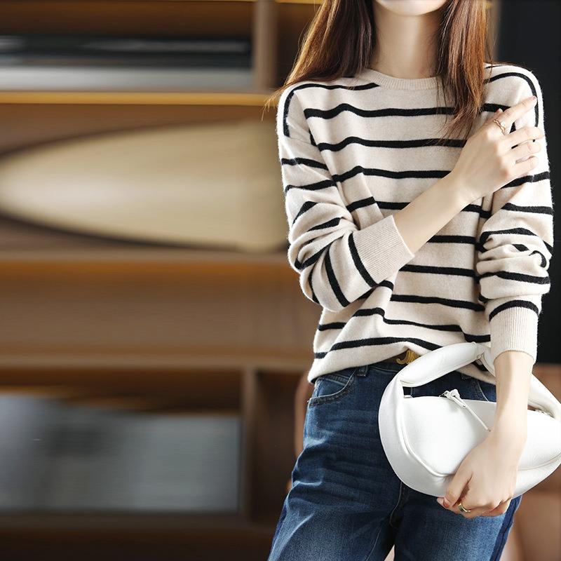Women's Autumn New Knitted Sweater Crew Neck Striped Color Matching Shoulder Sweater Pullover Bottoming Shirt
