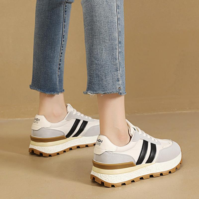 Мягкая кожаная обувь в стиле 'dad shoes' для женщин, новинка осени 2025, на толстой подошве, повседневная, увеличивающая рост, кроссовки Forrest Gump, легкие и универсальные, женские кроссовки