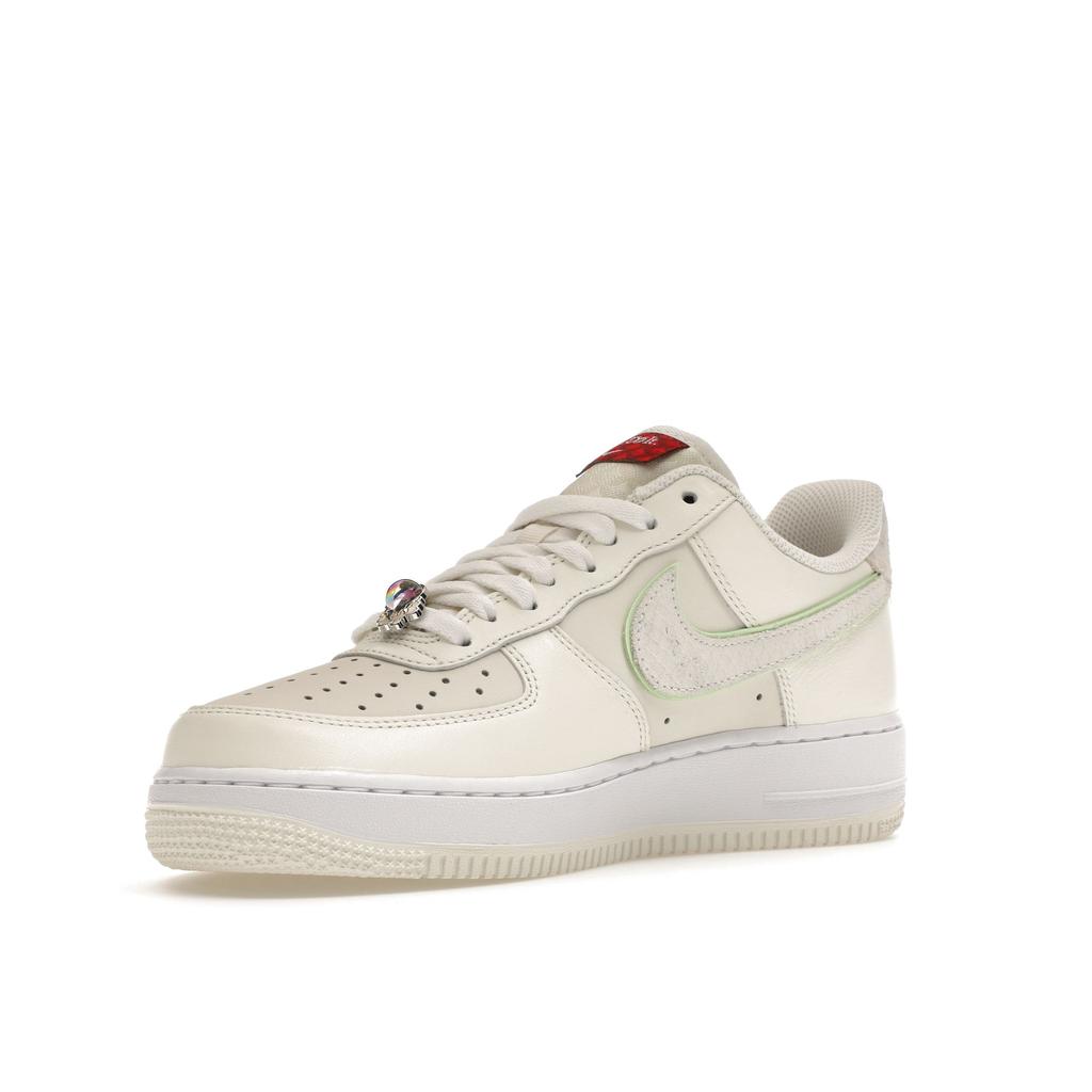 Nike Кроссовки унисекс Air Force 1 07 Year of the Dragon Cream Sail Vapor-Green FZ5052-131