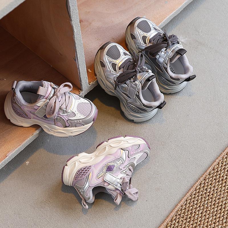 Children's sports shoes, new spring Korean version, lightweight and breathable dad shoes for boys, versatile and fashionable casual shoes for girls