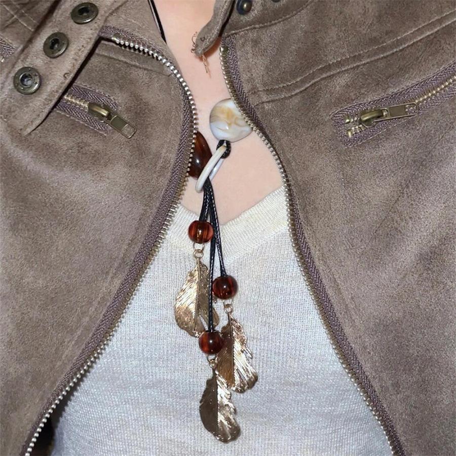 Resin Leaf Pendant, Fringed Necklace, Retro Ethnic Temperament, Sweater Chain, Niche Personality, High-end Jewelry, Women