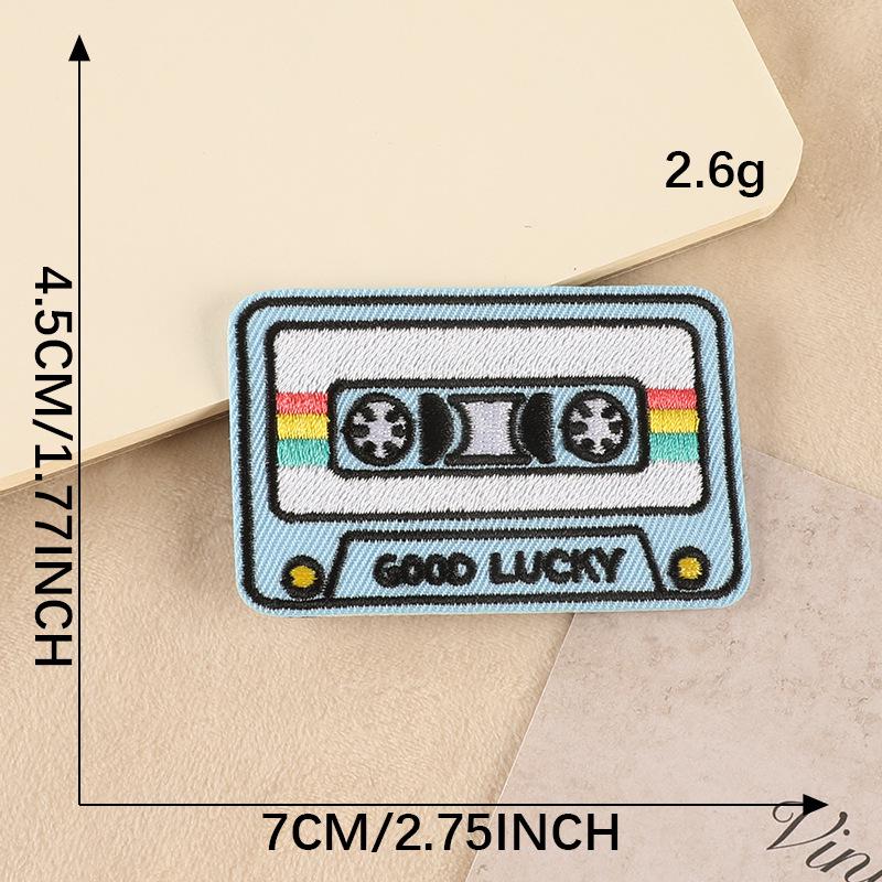 Вышитая нашивка на ткани с изображением мультфильма: Аксессуары для одежды, обуви и сумок своими руками