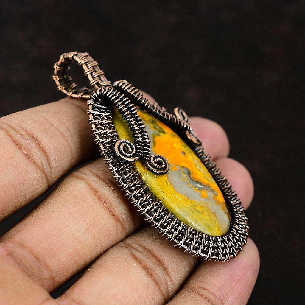 Кулон из яшмы «Шмель» с обмоткой из медной проволоки, кулон с драгоценным камнем, дизайнерский кулон ручной работы, медные украшения, подарок для нее, украшения из яшмы для мамы