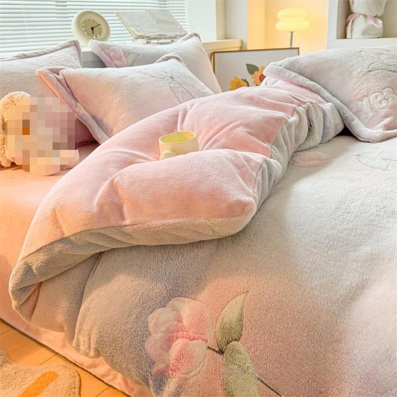 Cartoon Milk Velvet Four Piece Set Winter Three Piece Bedding Set with Velvet Children's Warm Thermal Storage Plush Quilt Cover