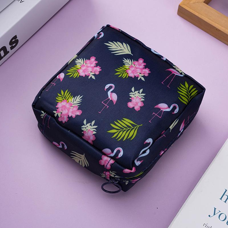 High-End Cube Sanitary Napkin Storage Bag Travel Makeup Organizer