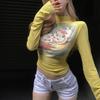 2KWEIRD Сладкие Сексуальные Кавайные Футболки с Принтом Кошки с Полувысоким Воротником Женские Винтажные Короткие Футболки Y2k Приталенные Кроп-Топы Облегающие Желтые Футболки
