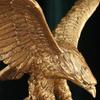 Смола Фигурка Орла Настольная Статуэтка Декор Скульптура Животного Декоративная Ручной Работы Золотого Цвета для Библиотек Ретро Скульптура Орла