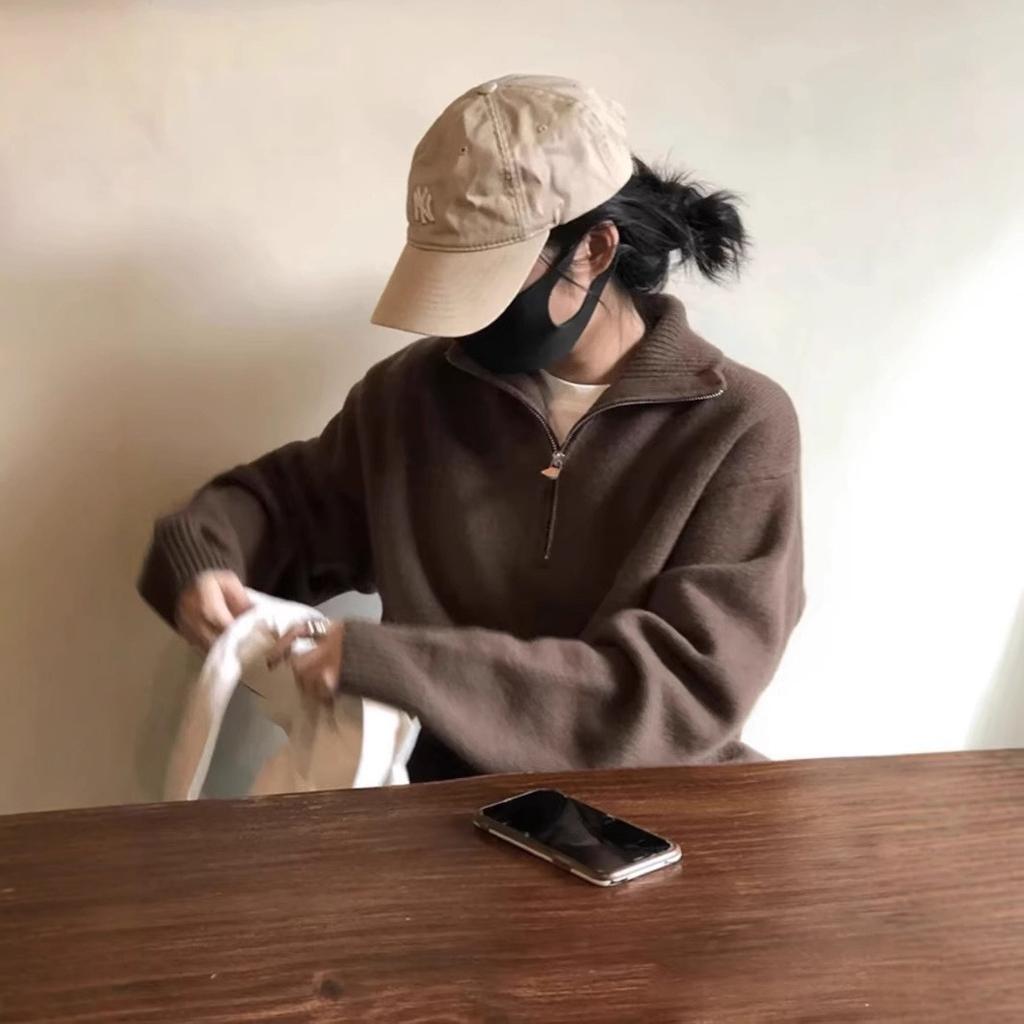 Женский зимний свитер-пуловер с полумолнией и лацканами