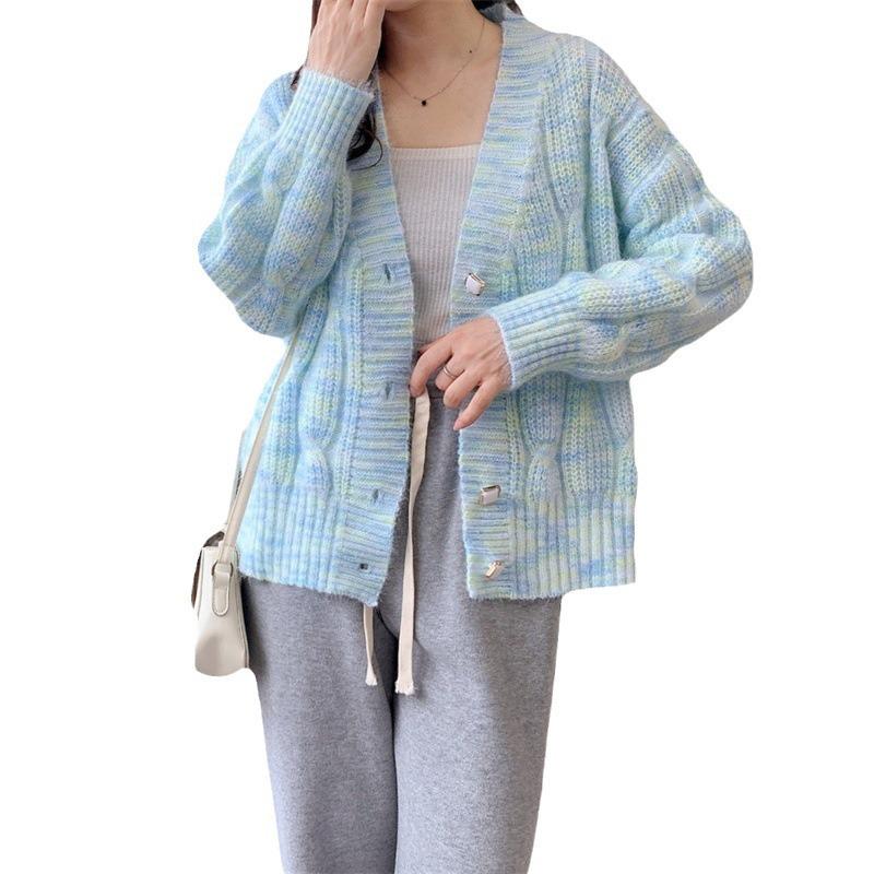 Женский кардиган крупной вязки с V-образным вырезом на осень 2024 года