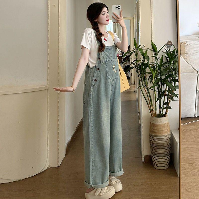 2026 Summer Maternity Fashion: Loose Retro Denim Overalls & Slimming White T-shirt Two-Piece Set