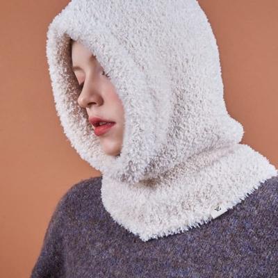 Мягкая вязаная балаклава с монограммой, цвет кремовый