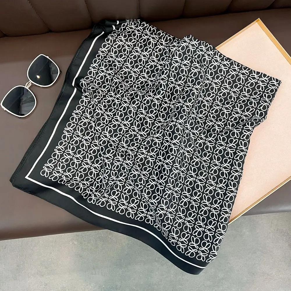 High Quality 90x90 Cm Printed Scarf Breathable Lightweight Silk Feel Scarves Printed Musilim Lady Hijab