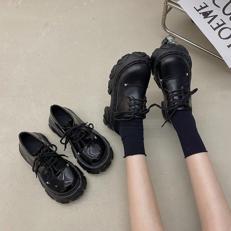 [Ушилай] Лоферы на платформе в британском стиле женские 2025 весна новые с небольшой высотой каблука милые и крутые маленькие кожаные туфли