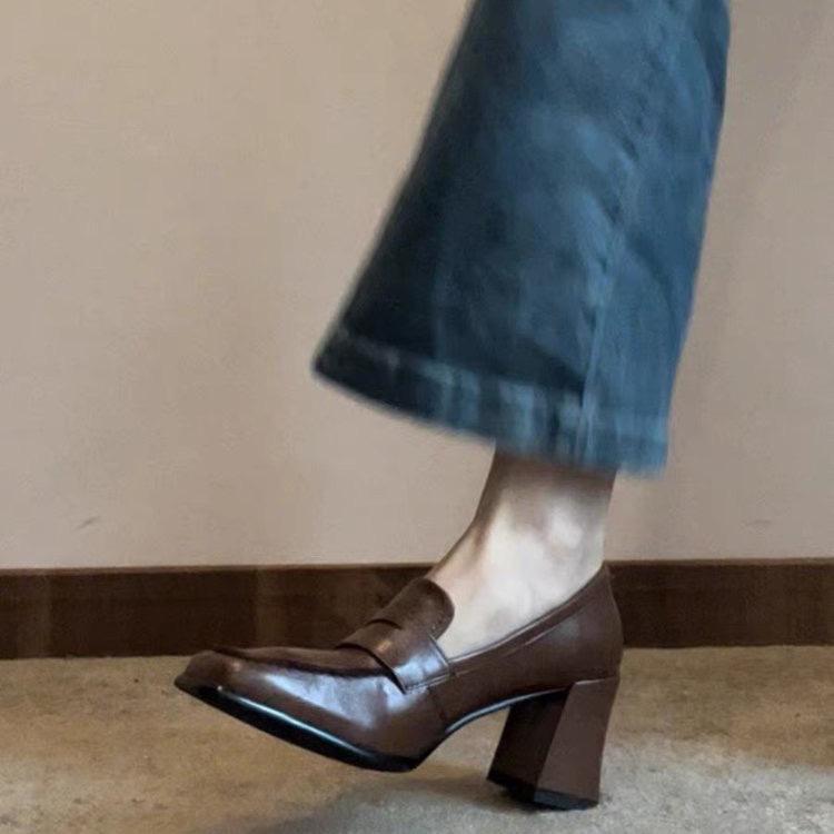 Лоферы женские юбка толстый каблук высокие каблуки британский стиль маленькие кожаные туфли удобные темперамент квадратный нос новые черные одинарные туфли