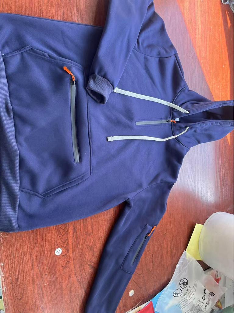 Men's Fleece-Lined Hooded Sweatshirt with Zipper and Multi-Pocket Design for Autumn/Winter Casual Sports Fashion