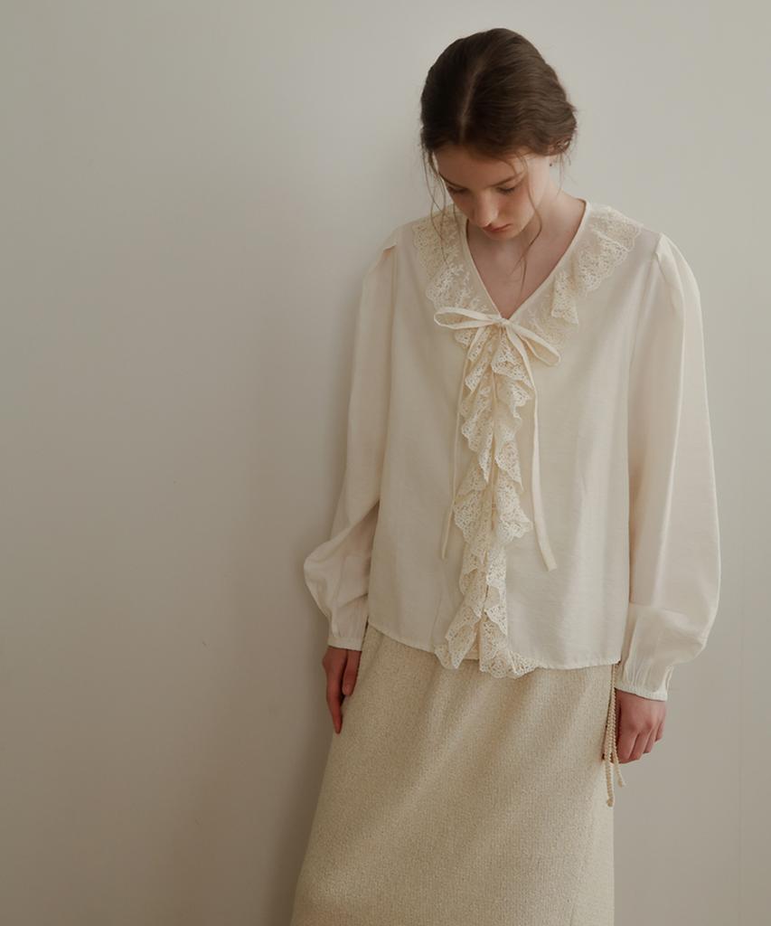 SIEERING Lacebell Blouse_[Cream]