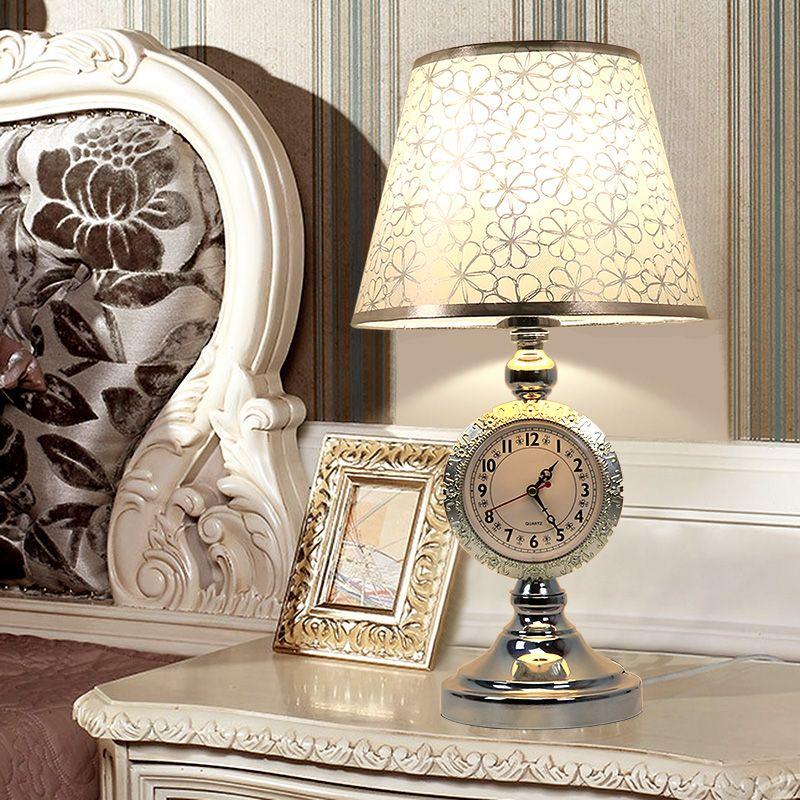 Настольная лампа для спальни, прикроватная настольная лампа, украшение, теплое и креативное, простые современные часы, скандинавское освещение
