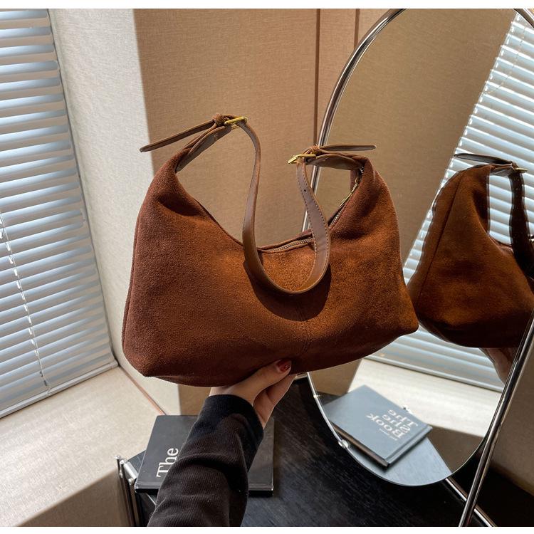 2023 Матовая Ретро Женская Сумка Через Плечо - Большая Вместимость, Универсальная Сумка-Тоут на Осень/Зиму для Поездок на Работу.