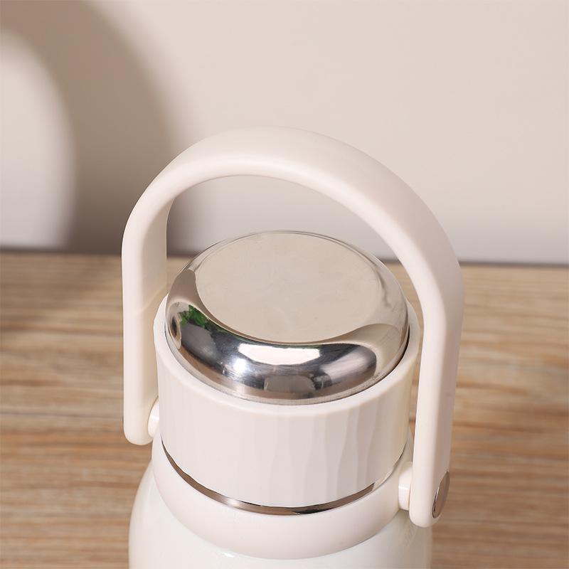 Stylish Large-Capacity Gradient 316 Stainless Steel Insulated Tea Cup, Portable and Convenient.