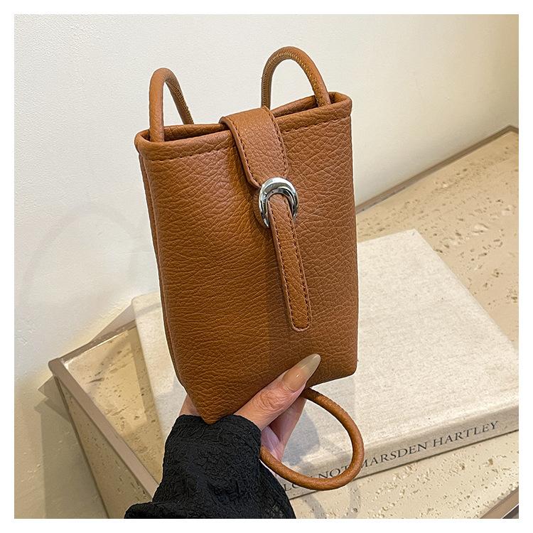 Новая популярная женская сумка через плечо Высококачественные сумки из искусственной кожи Большой вместимости Сумки кроссбоди для женщин Кошелек для телефона с клапаном