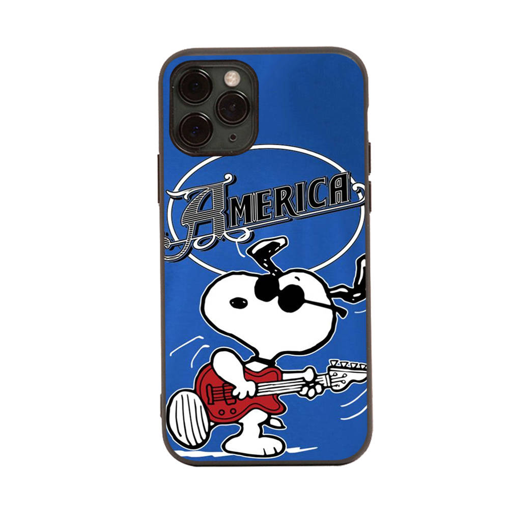 SM4 Snoopy Cartoon Black Sofe Case для iPhone 16 15 Plus 14 13 Pro 8 SE XR XS Max P30 Nova 5T Y5P Y6 Y7 Y8P Y9 Realme C30 C33 C31 VIVO Y36 V27