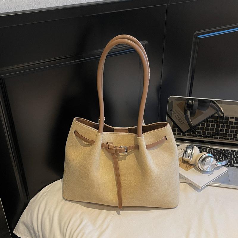 Ретро сумка женская большой вместимости 2025 новая осенне-зимняя универсальная на плечо подмышку повседневная рабочая сумка-тоут для поездок