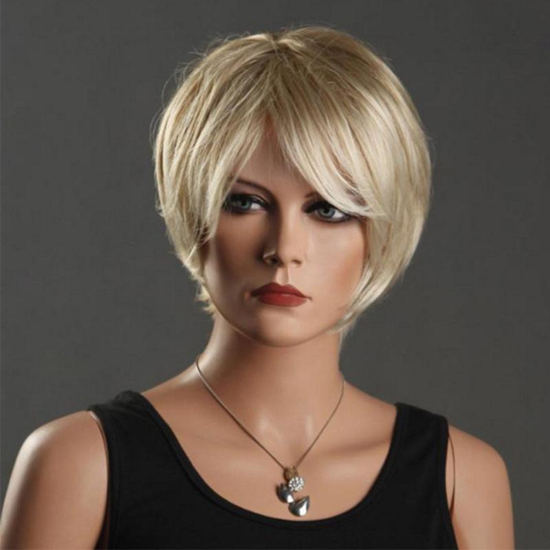 Жен. Короткие синтетические парики с челкой Светло-золотой Блондин Прямые волосы Повседневное использование Для вечеринки Косплей Жаропрочный парик