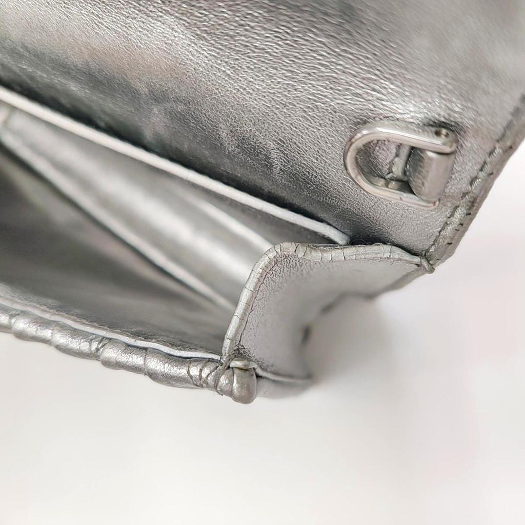 [Pre-Owned] Matelassé Solid Compact Leather Shoulder Bag - Good #1SCOR09