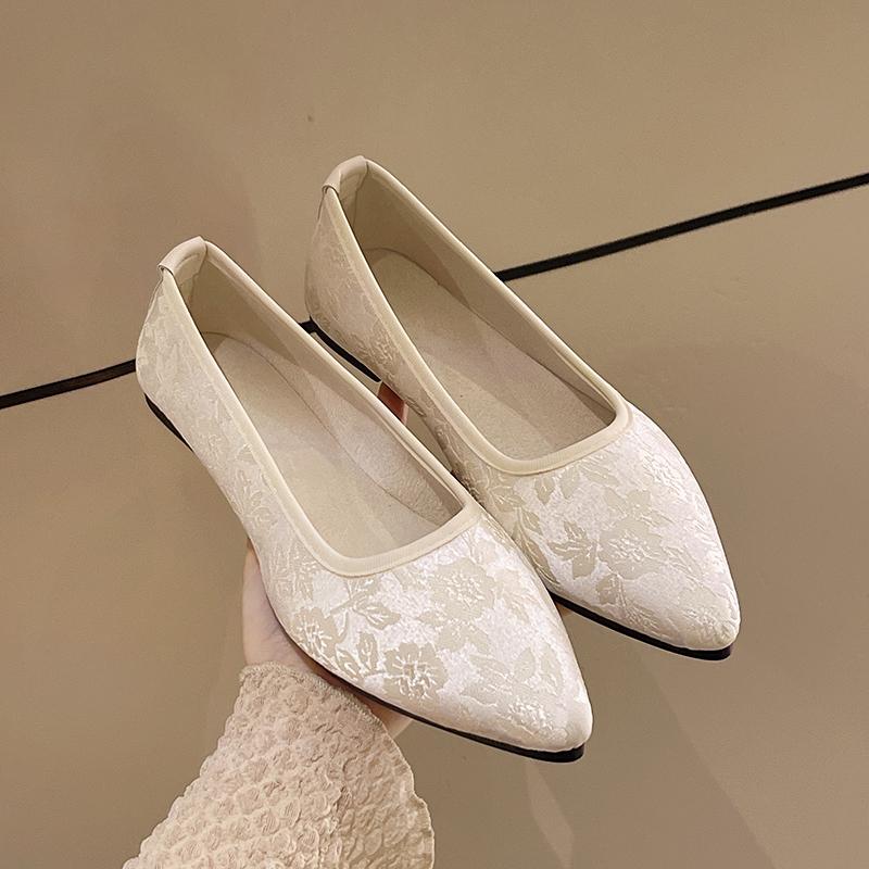 Spring Women's Clothing Brand New Style Pointed Flat Shoes Comfortable Slip-On Casual Outdoor Women's Single Shoes