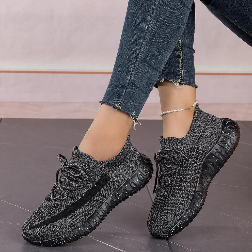 Fitness Casual Shoes Running Shoes Elastic Socks and Breathable New Fashion Lightweight Soft Sole Sports Flyknit Socks Men's and Women's Shoes