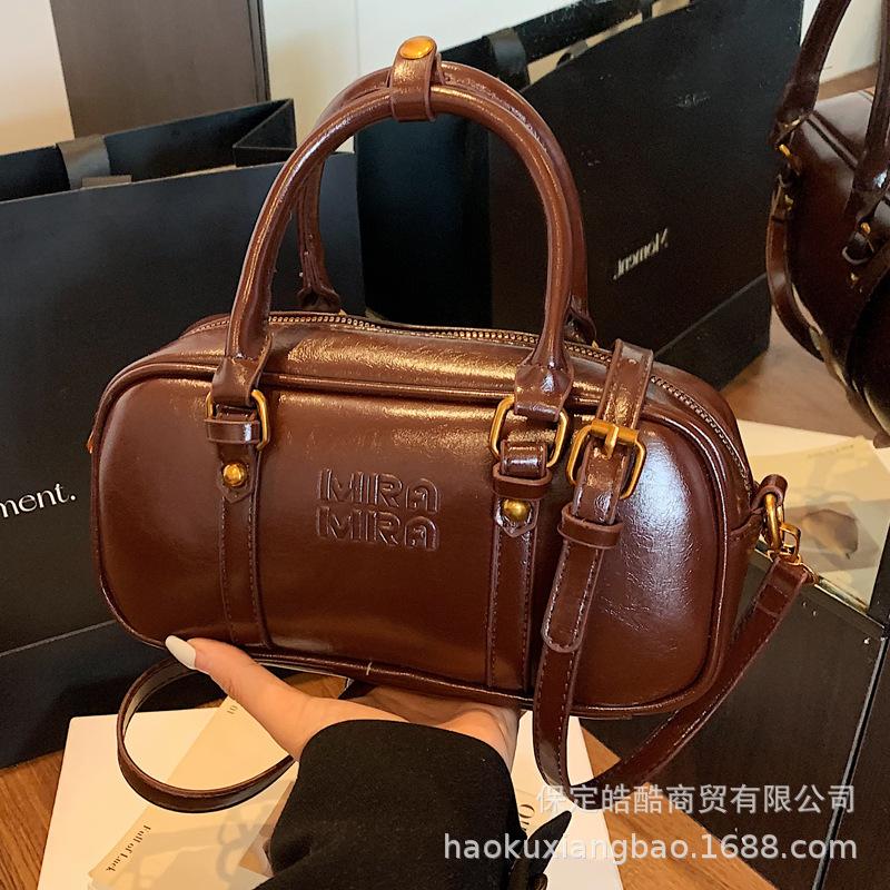 Дизайнерская сумка-ниша женская осень-зима 2025 новая универсальная супер-огонь сумка-мессенджер корейская версия ретро портативная сумка-подушка