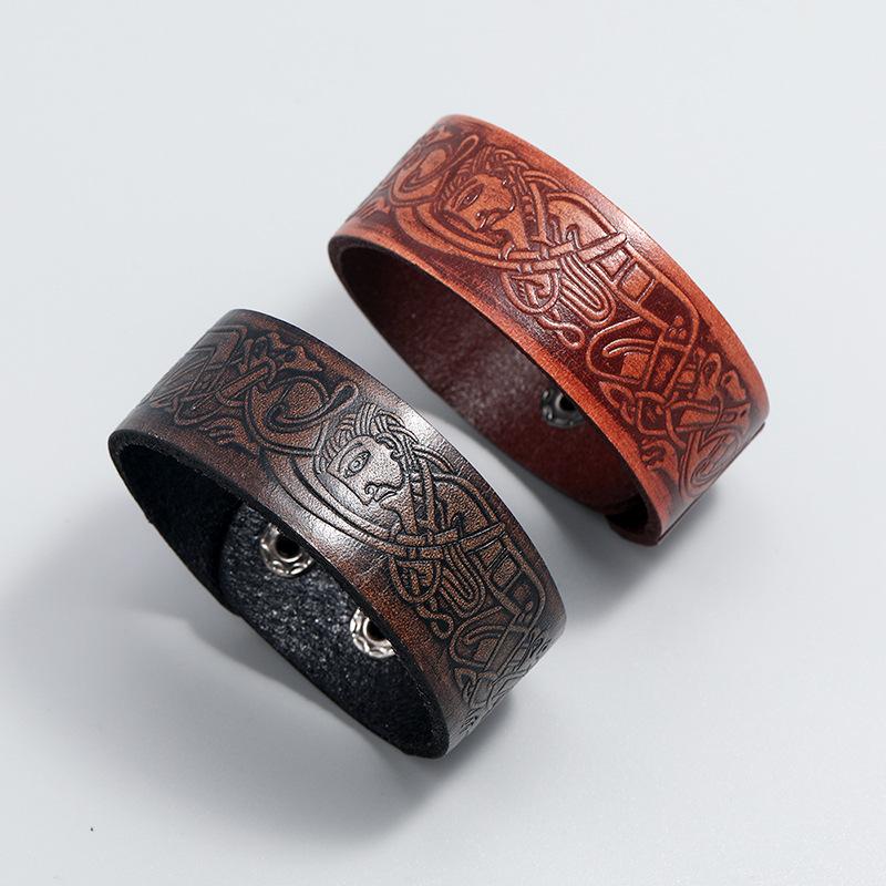 Retro Embossed Totem Pattern Cowhide Leather Wristband Bracelet Handmade Adjustable Bracelet Cowboy Accessories Unisex Jewelry