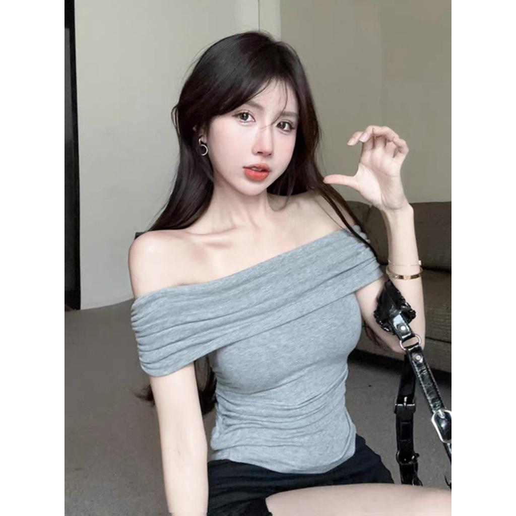 Женский облегающий топ на одно плечо с коротким рукавом - Летняя футболка с открытыми плечами