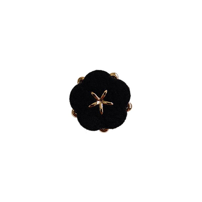 Yisen ESSTUDIO Cold Plum Blossom Metal Button for Cheongsam Suit – Decorative Coat Button