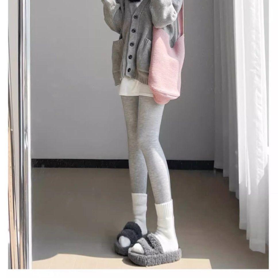 Женские леггинсы цвета овсянки с флисовой подкладкой: Теплые и стройнящие колготки осенне-зимнего уличного стиля для 2025 года