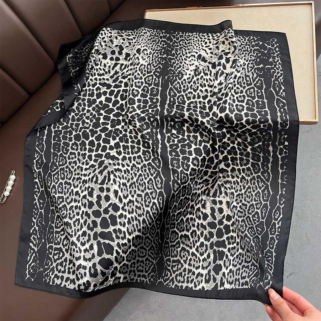 Роскошный квадратный шарф с леопардовым принтом, мягкая атласная бандана, винтажный ветрозащитный головной убор, шаль, имитация шелка, дорожное пляжное полотенце