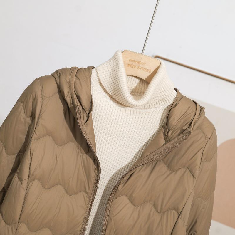 2025 Women's Slim Fit Wave Pattern Down Jacket with Hood