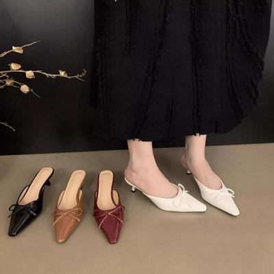 Новый стиль обуви включает носок, полушлепанцы, заостренный носок и шлепанцы-сандалии на одну ногу для ленивых.