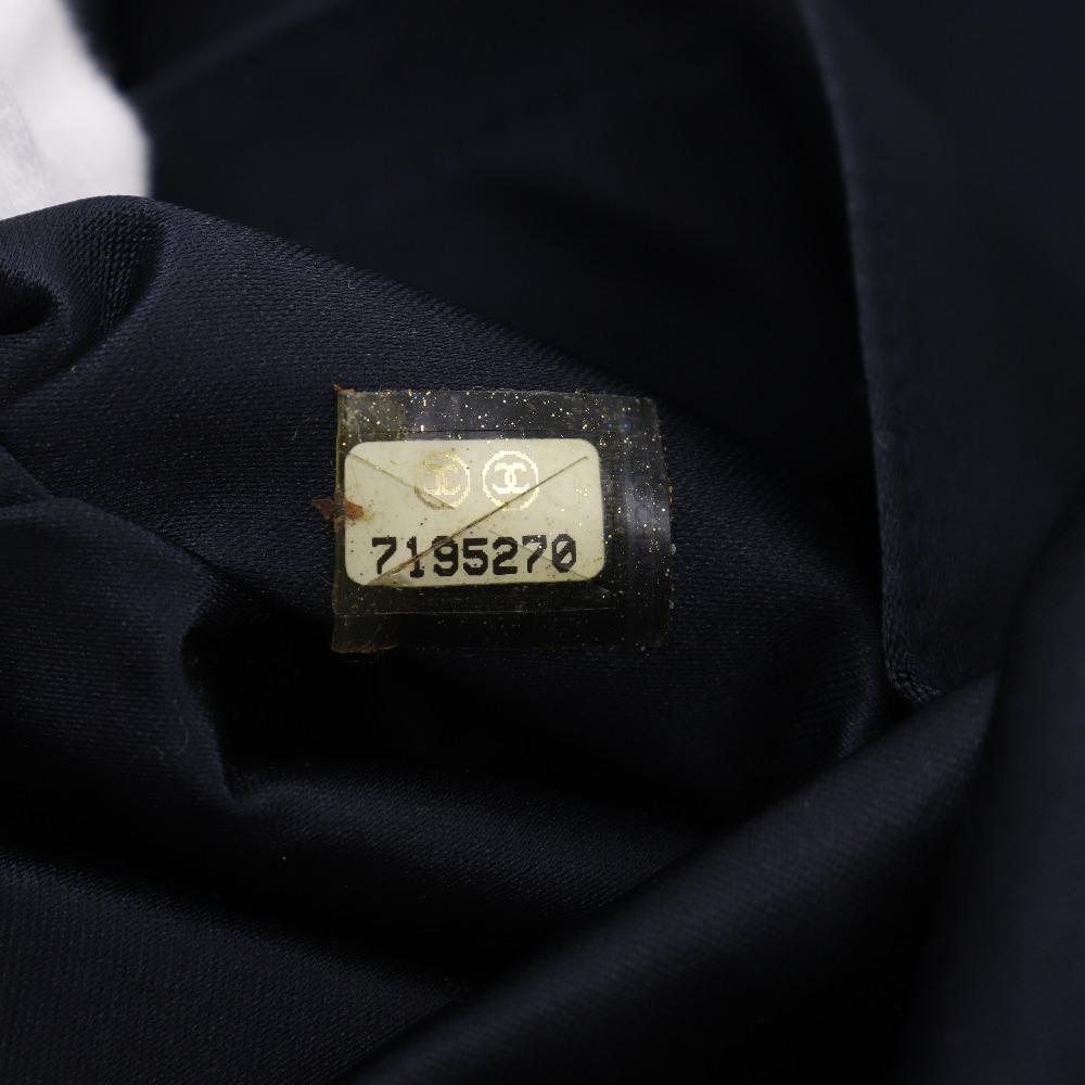 Chanel Жемчужный логотип Сумка через плечо A17840 кошелек черный Сатин Женский Б/У