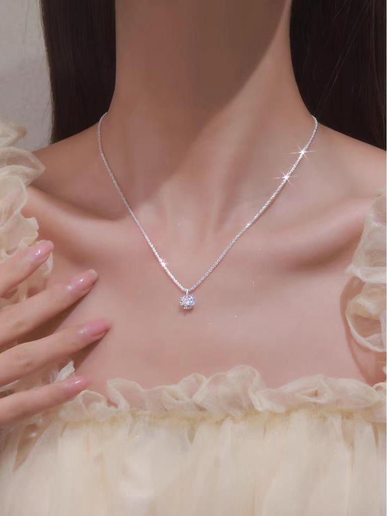 Ожерелье с зеленым бриллиантом, вдохновленное лесом: Нишевый дизайн, нежный дух феи, универсальная ключица «звездное небо».