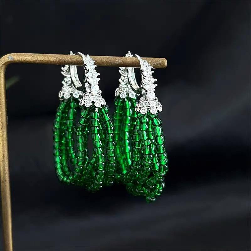 New Chinese-style earrings similar to Liu Yifei's, with green beads and tassels, featuring a national-style, light-luxury, niche, and high-end feel