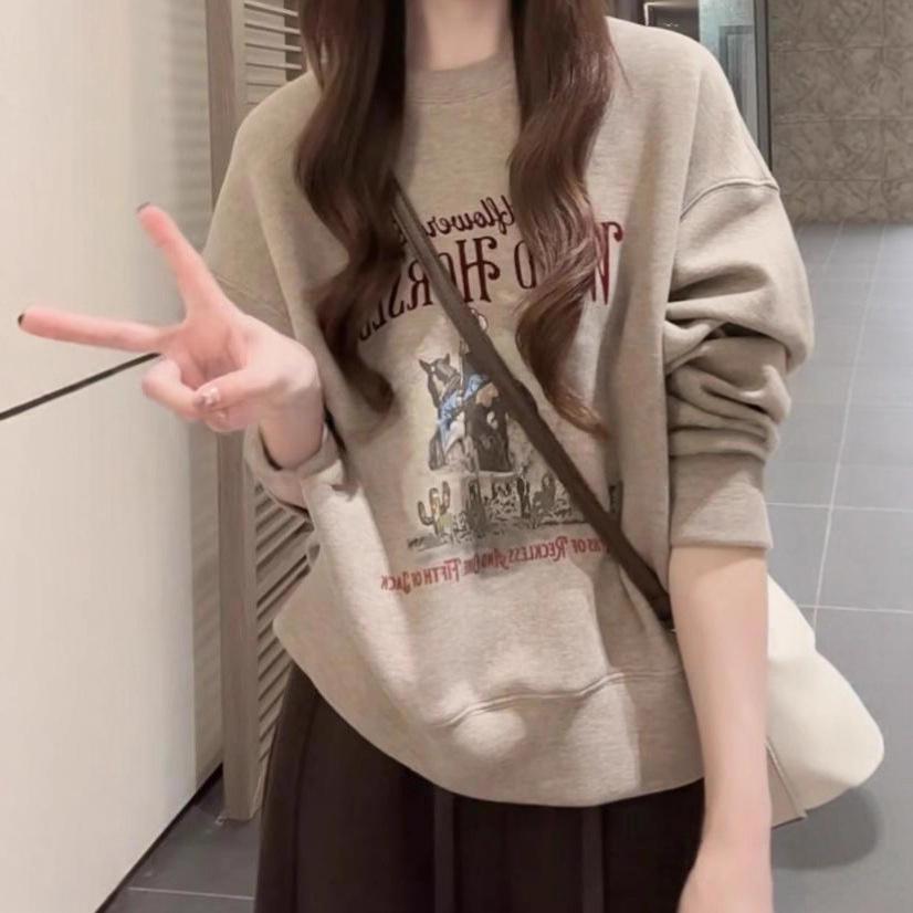 Retro European Style Letter Print Sweatshirt - Women's Versatile Loose Fit, Round Neck, Color Block Design for Autumn/Winter Fashion.