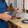 Профессиональный обжимной инструмент для разъемов RJ45 с функциями зачистки и резки проводов. Идеально подходит для сетевых инсталляций.