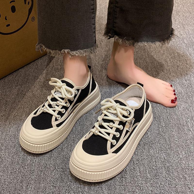 Туфли парусиновые жемчужные в стиле Сяосянфэн женские весна 2025 новые суперхит на толстой подошве на шнуровке показывают тренд маленьких повседневных кед
