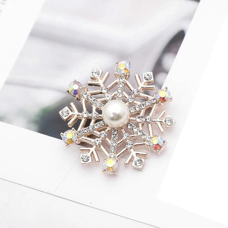 New Year Christmas Brooch for Women Men Fashion Snowman Santa Claus Deer Bell Hat Rhinestone Badge Lapel Enamel Pin Jewelry