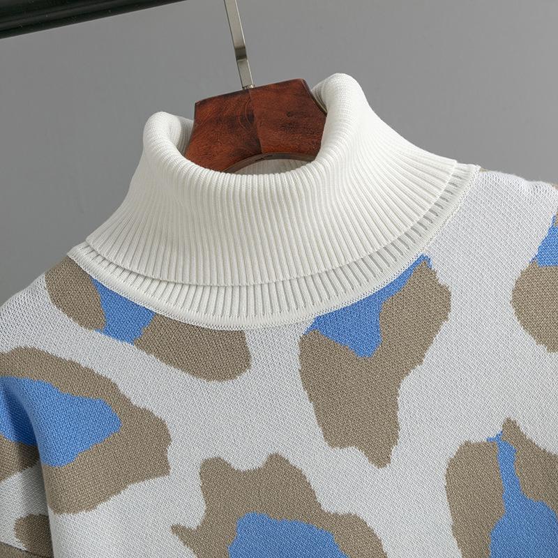 Осенне-зимнее женское длинное трикотажное платье с высоким воротником и леопардовым принтом