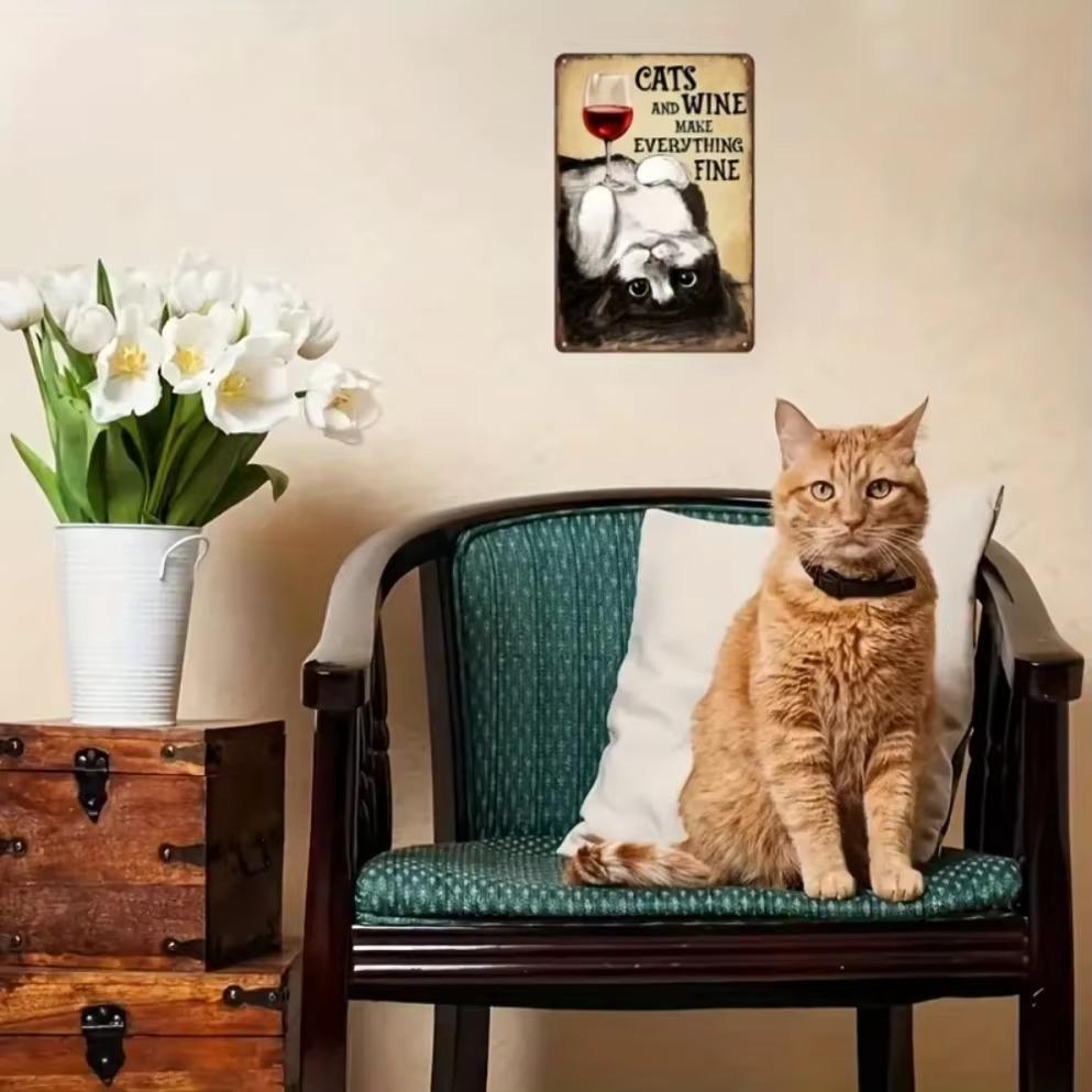 Металлическая табличка PurrWine Vintage «Кошки и вино делают все прекрасным» – Ржавое Железное Настенное Искусство | Идеально для Комнат и Пространств Любителей Кошек
